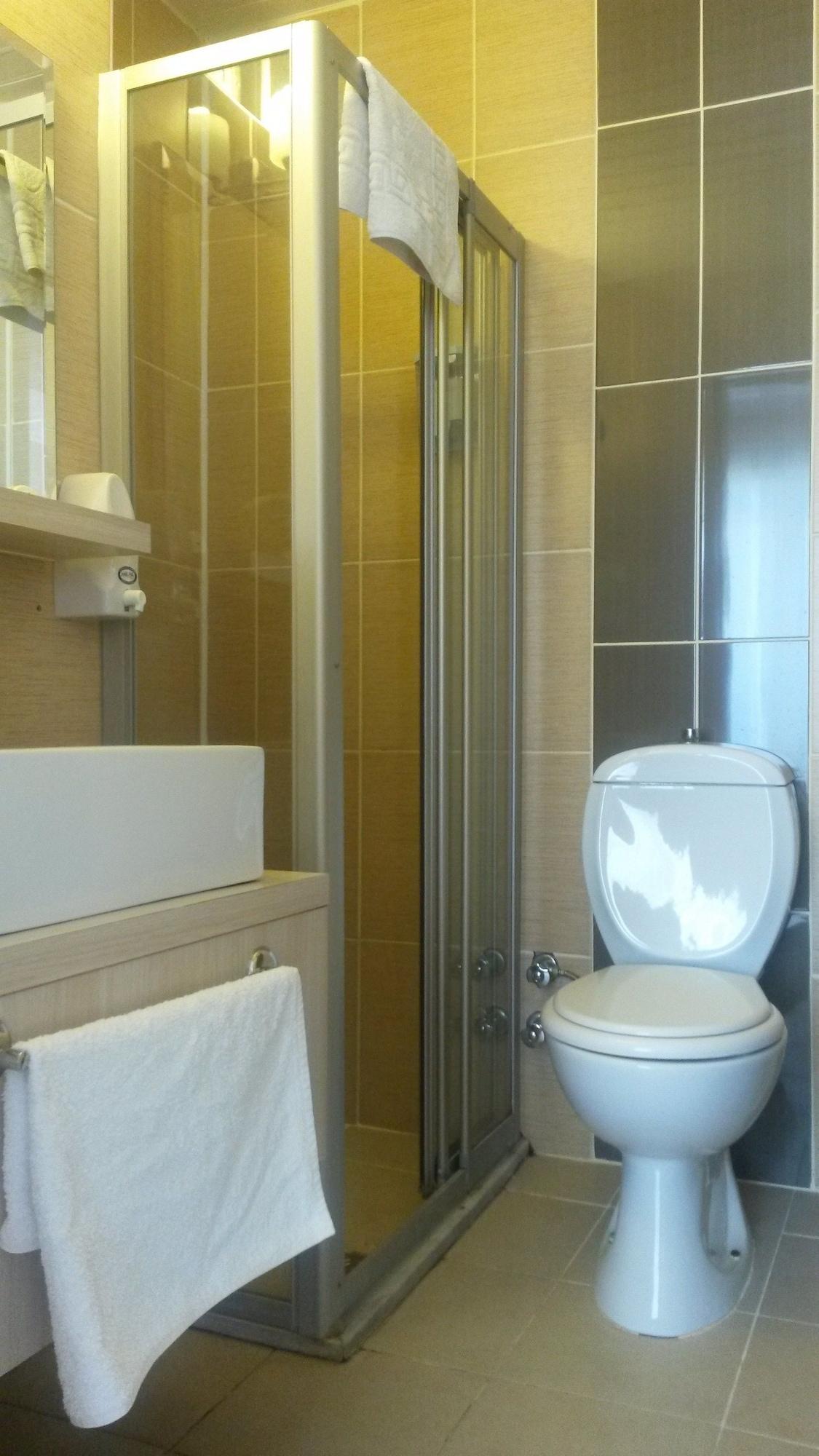 Winecity Hotel دمرة المظهر الخارجي الصورة