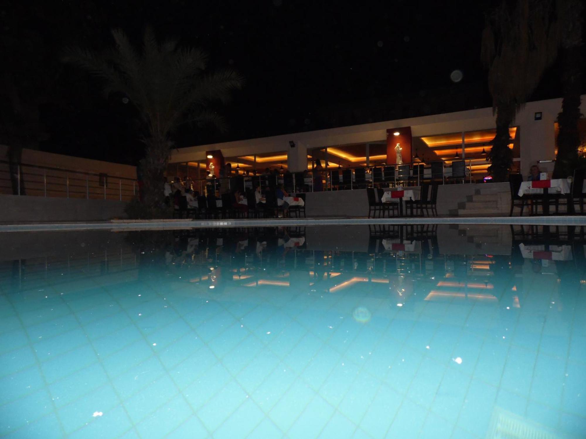 Winecity Hotel دمرة المظهر الخارجي الصورة