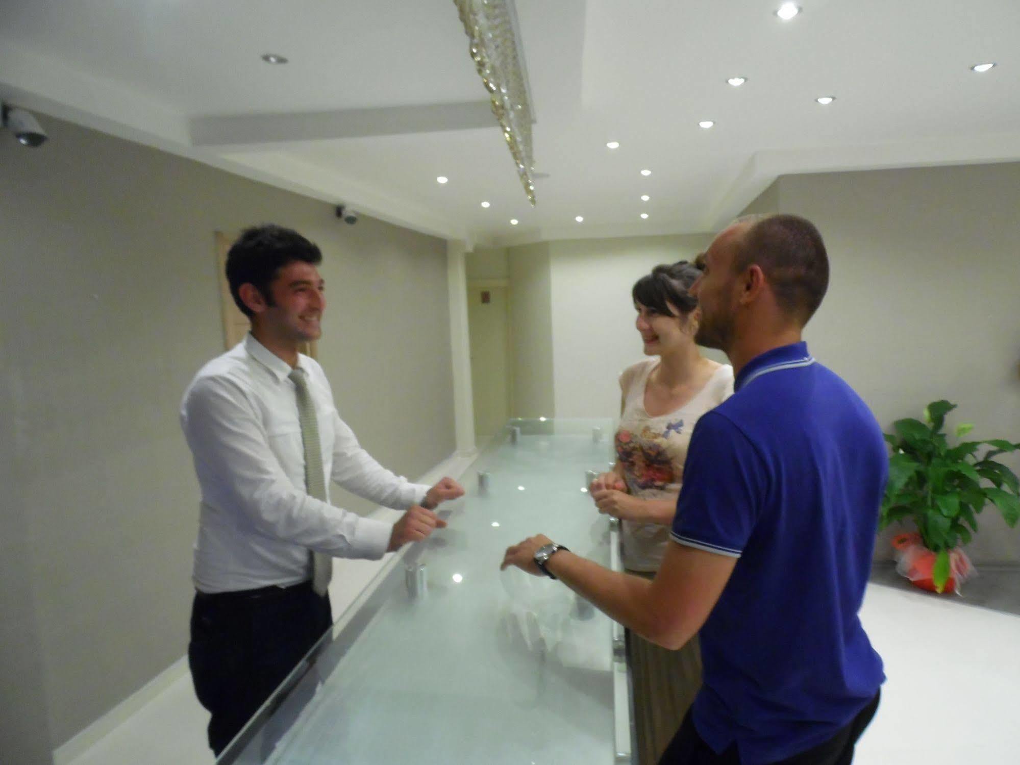 Winecity Hotel دمرة المظهر الخارجي الصورة