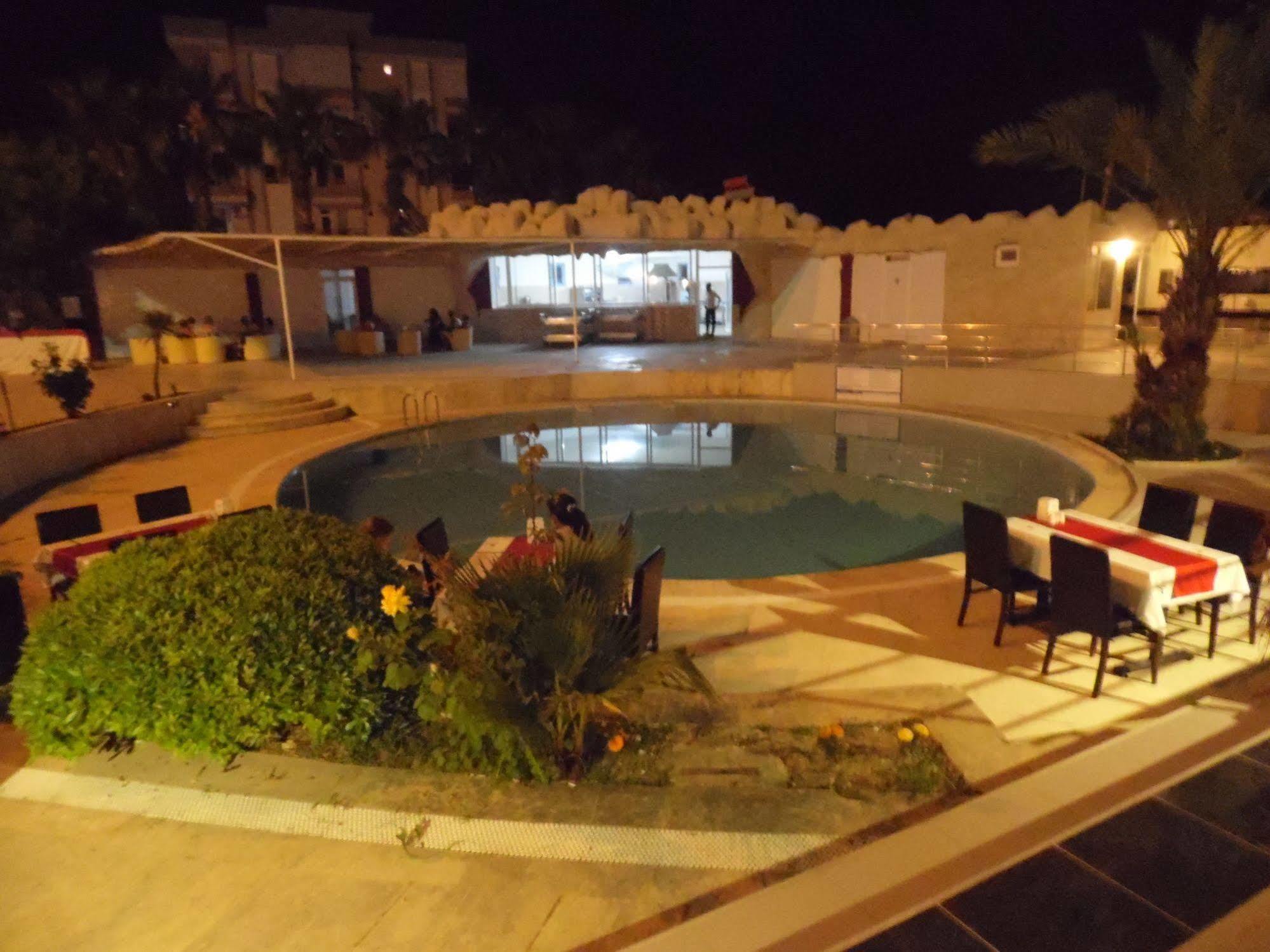 Winecity Hotel دمرة المظهر الخارجي الصورة
