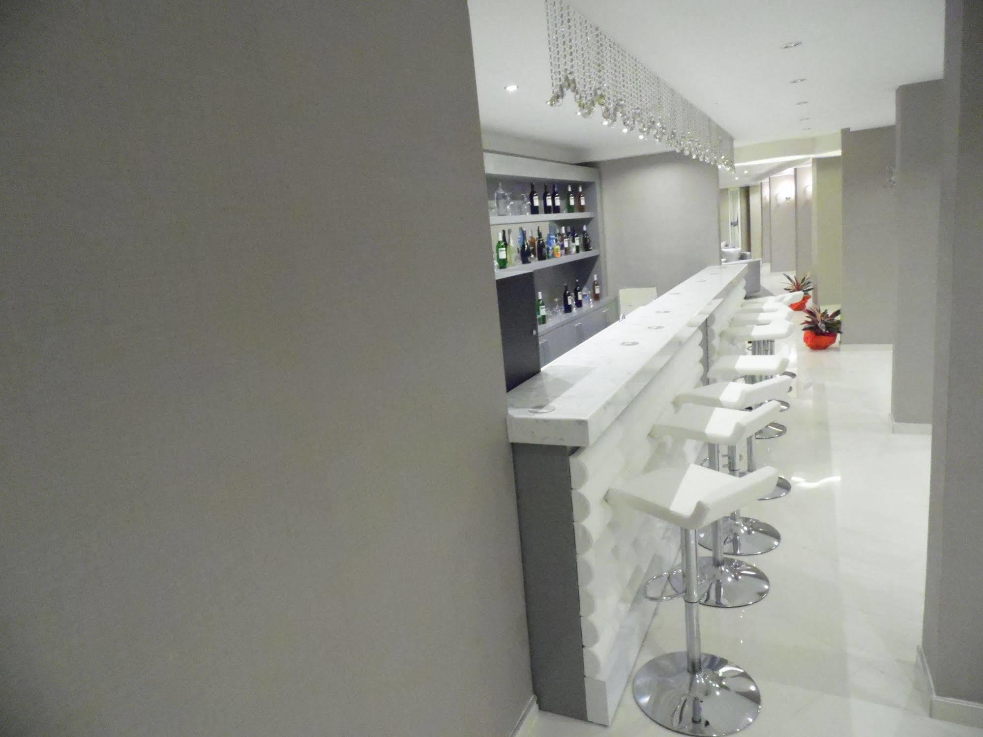 Winecity Hotel دمرة المظهر الخارجي الصورة