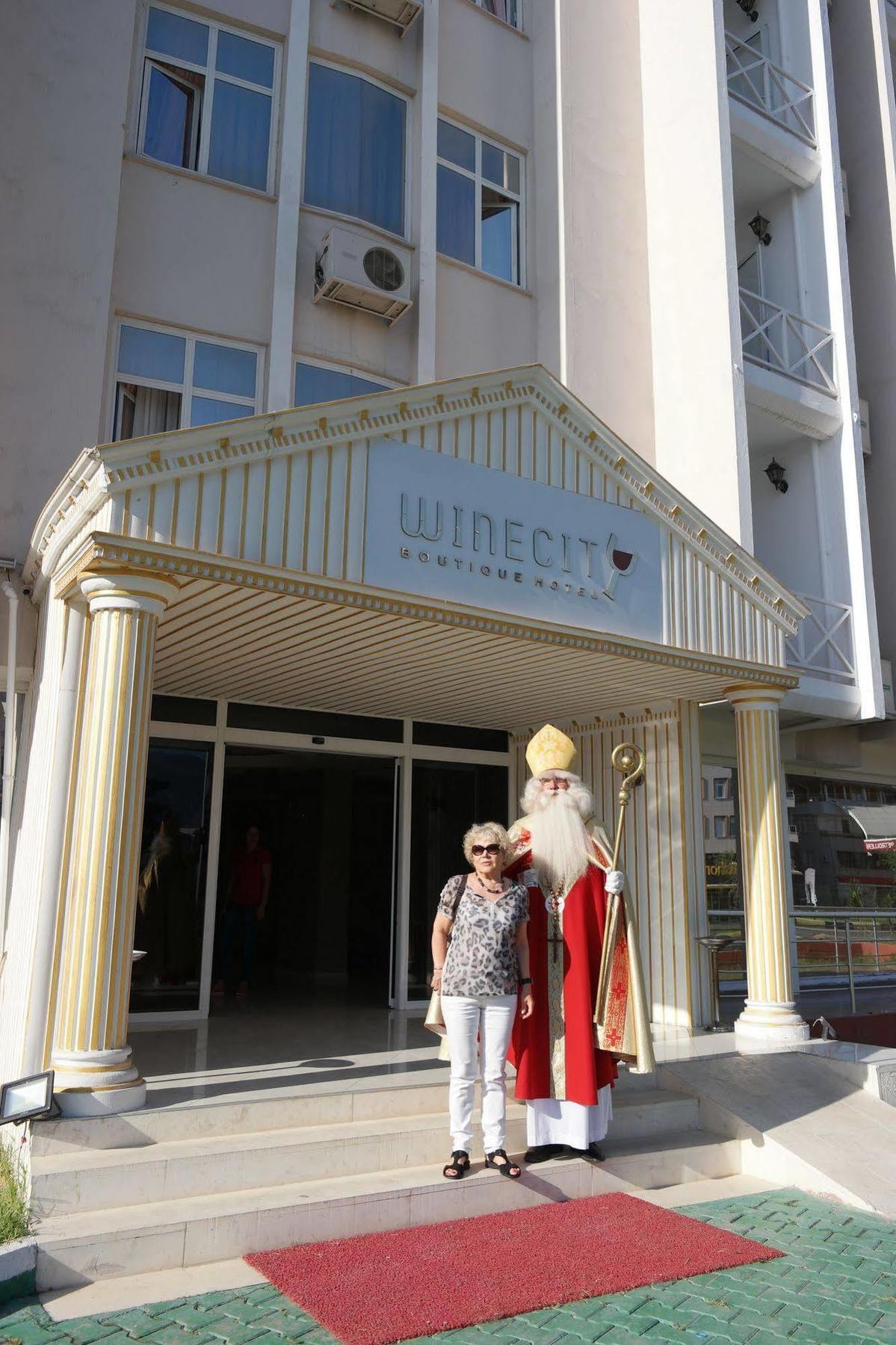 Winecity Hotel دمرة المظهر الخارجي الصورة