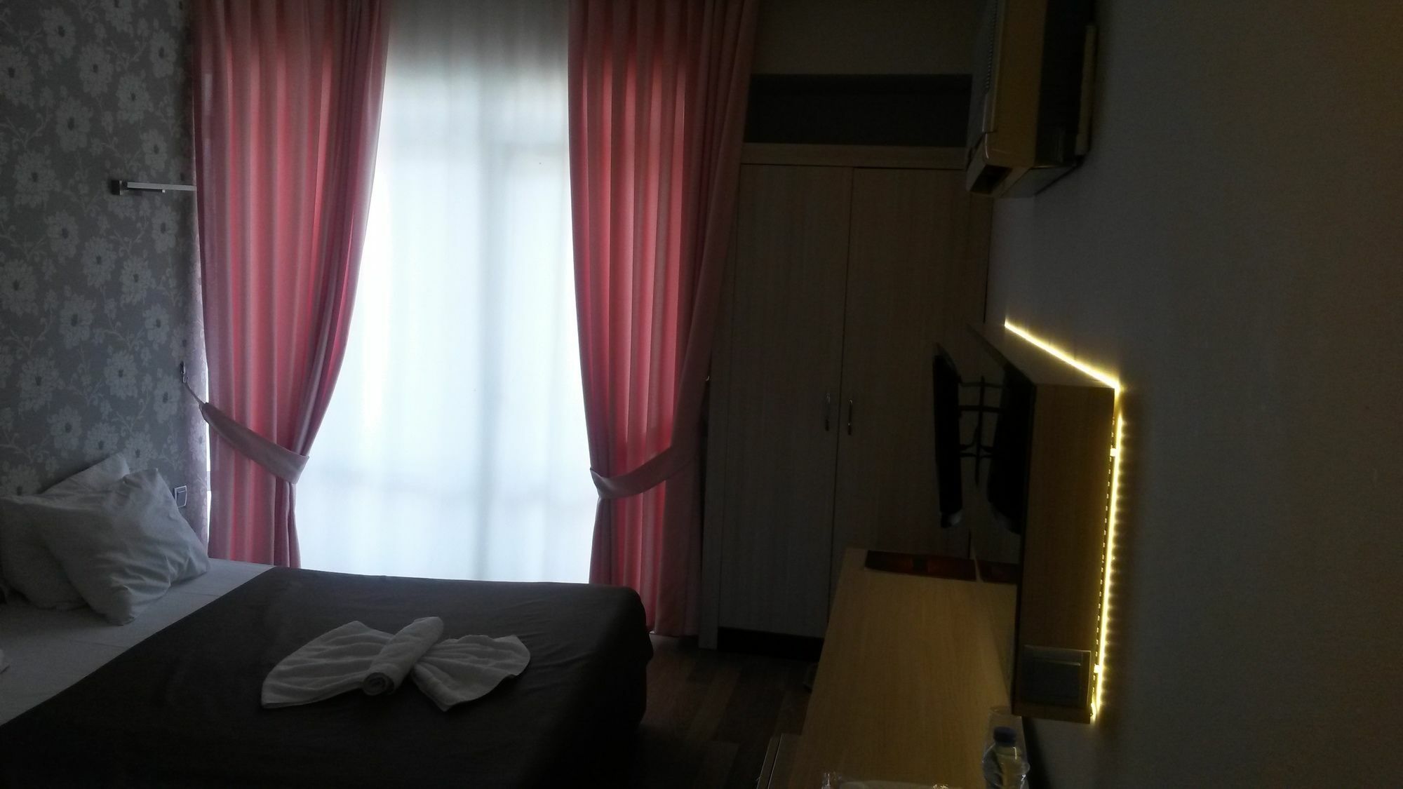 Winecity Hotel دمرة المظهر الخارجي الصورة