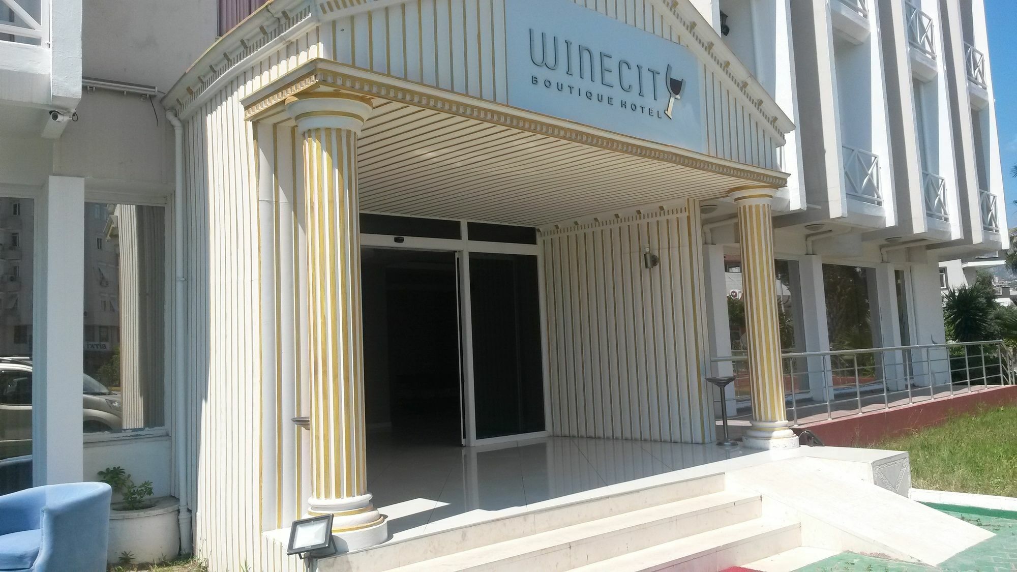 Winecity Hotel دمرة المظهر الخارجي الصورة